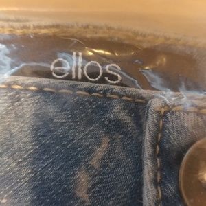 ellos Skirts - Denim skirt. Hem is NOT frayed like pic. ellos Skirts - Denim skirt. Hem is NOT frayed like pic.